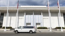 Trump želi svoje ime na Kennedy Centru, sudac ga opet blokirao: Sada stiže novi potez
