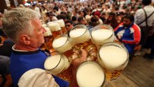 Oktoberfest tek počeo, a već kaos: Razbijene glave, krvave posjekotine i 50 intervencija