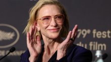 Cate Blanchett publici nakon predstave: 'Nemojte to raditi, to kvari iskustvo. Budite prisutni'