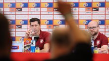Lewandowski se na presici pred BiH uhvatio za glavu: 'U šoku sam. Ozbiljno? U šoku sam, to je zastrašujuće'