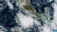 VIDEO Čudovište pred obalom Meksika: Uragan Polo postao 'ekstremno opasan'