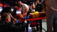 Najpotresnije scene u povijesti UFC-a: Borac kolabirao, pobjednik pozvao sve na molitvu