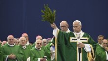 Papa poslao poruku o zlostavljanju u Crkvi: 'Propusti i bolne pogreške'