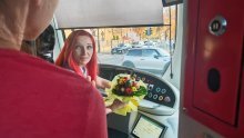 FOTO/VIDEO Prizor jutra u Zagrebu: Vozačica sedamnaestice odlučila raditi, a onda joj je prišla vatrogaskinja