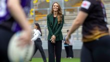 Znamo gdje ga je već nosila: Kate Middleton zablistala u sakou koji podiže svaku kombinaciju