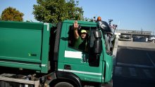 Radnici Holdinga i ZET-a prekinuli štrajk, opet voze autobusi i tramvaji. Oglasio se sindikalist Jović