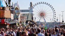 Skandal trese Oktoberfest: Ženama dijele kratke hlačice zbog voajera