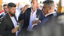 Milanović u Kastvu atestirao kvarnersko mlado vino i istražio kulturnu ponudu