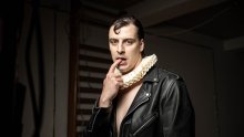 Isti tata: Sin Davora Gopca naslijedio očev izgled i prepoznatljivu otkačenost, pogledajte njegov novi spot