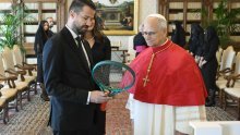 VIDEO Neugodan trenutak u Vatikanu: Crnogorski predsjednik spomenuo Đokovića, papa ga ispravio – 'Ali on je Srbin'