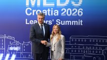 Poslovna elegancija bez suvišnih detalja: Giorgia Meloni privukla poglede u Splitu