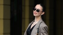 Jolina kći u Londonu spojila torbicu od 12 tisuća eura i tenisice od gotovo tisuću