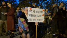 'Bare, nisi bio običan': Zagreb se oprašta od Gorana Bareta uz svijeće i dirljive poruke
