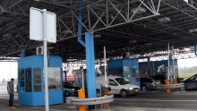 Velika akcija na granici: Uhićena četvorica carinika, u Sarajevu pronađeno i oružje