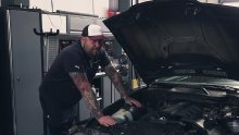 Starom BMW-u s 330.000 km ispustili su motorno ulje i ulili jestivo: Ono što se dogodilo nakon 3000 km šokiralo ih je