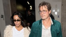 Brad Pitt i Ines de Ramon zaljubljeni šeću Parizom, no svi gledaju u njegove hlače