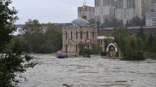 FOTO/VIDEO Stravične scene iz Istanbula: Grad pod vodom, bujice nosile automobile, ima i mrtvih