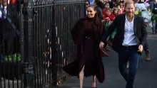 Bordo je jedna od najpoželjnijih boja jeseni, a Meghan Markle pokazala kako je nositi na elegantan način