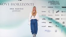 Lijepa bivša košarkašica privukla sve poglede na rijetkom javnom izlasku