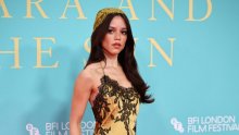 Jenna Ortega zamijenila gotički stil dozom glamura: Zlatna haljina s čipkom bila je pun pogodak