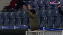 Carević dobio crveni pa ludovao na tribini: Pogledajte reakciju koja je postala hit