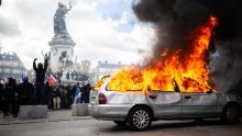 FOTO/ VIDEO Kaos na ulicama Francuske, Macron bijesan: 'Svi koji su uništavali i pljačkali bit će kažnjeni''