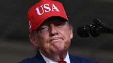 Trump očajnički pokušava mobilizirati birače: 'Pretvarajte se da sam ja na listiću, dat ću vam 5000 dolara!'