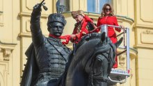 FOTO Hrvatski simbol koji je osvojio svijet: Pogledajte kako je Zagreb obilježio Dan kravate