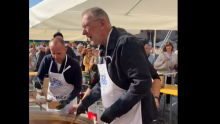 VIDEO Pogledajte kako se Davor Božnović snašao u novoj ulozi: 'Treba miješati, stalno miješati'