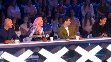 Burno u Supertalentu: 'Em si stara, em si gluha!' Martina bocnula Maju Šuput, a onda su preko stola poletjele rukavice