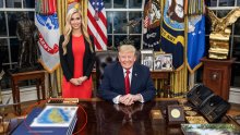 Nesuđena Trumpova glasnogovornica slučajno zakopala predsjednika SAD-a: Otkrila tajnu kartu