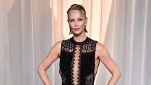 Čipka, prozirni detalji i puno samopouzdanja: Charlize Theron zasjenila konkurenciju