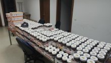 Veliki ulov carine na srpskoj granici: Vozaču pronašli 400 staklenki švercane Nutelle