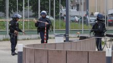 Krvavi napad kod Pariza: Pucao iz automobila, jedna osoba ubijena, ranjena i djevojčica