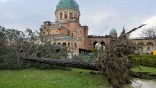 Sjećate se oluje iz ožujka? Evo kada će biti sanirano groblje na Mirogoju