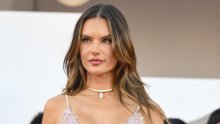 Crveni lateks i vrtoglave potpetice: Alessandra Ambrosio pokazala svoju odvažniju stranu
