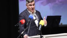 Milanović: Hrvatska previše živi od turizma. Gradonačelnik Makarske mu zasvirao trubu