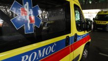 Krš i lom u Zagrebu: Pet osoba ozlijeđeno, automobil se prevrnuo na krov