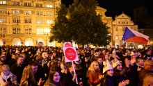 VIDEO U Češkoj usred noći prosvjedovali zbog financiranja javnih medija