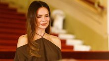 I Severina nosi komad koji smo svi nekoć otpisali. Zašto se moda stalno vraća?