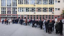 Srbija masovno izlazi na birališta: Do 9 sati glasalo više nego dvostruko birača nego 2023.