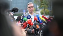 FOTO Vučić se obrušio na hrvatske novinare nakon glasovanja: 'Znate li vi uopće čitati?'