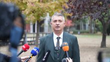 FOTO Vučićev glavni izazivač glasovao pa najavio važno obraćanje: 'Večeras ćemo reći što dalje'