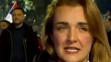 Neobičan trenutak u RTL-ovu prijenosu iz Srbije: Pogledajte što je građanin dao hrvatskoj novinarki