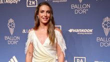 Alexia Putellas zamijenila dres glamuroznom haljinom: Zablistala na dodjeli Zlatne lopte