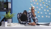 Pritisak vam uništava mir? Evo kako postaviti granice na poslu i spasiti vlastito mentalno zdravlje