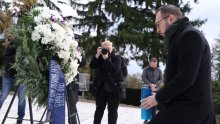 Tomašević na Mirogoju odbio odgovarati na politička pitanja: Evo što je ipak rekao novinarima