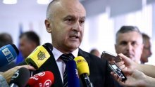 'Polomio sam se i pokidao za branitelje, ostavku ne dam!'