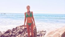 Tko ne bi bio ljubomoran kad je ugleda u bikiniju