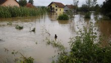 Poplavljeni deseci kuća u Bihaću i Cazinu